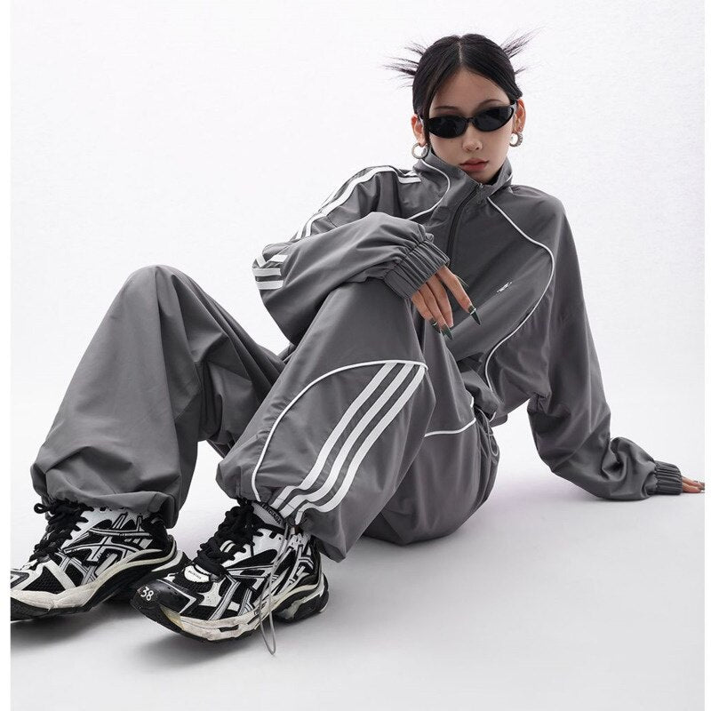 Tuta completa oversize tracksuit e pantalone Grey Trousers Insane Dress